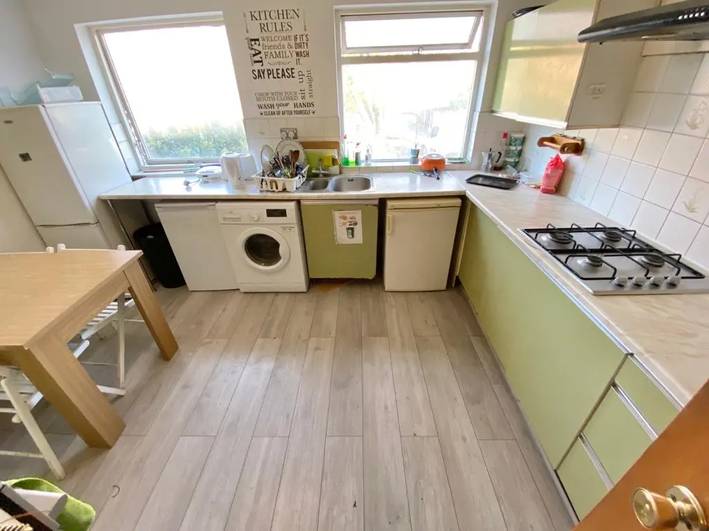 Double room near Acton Town / South Ealing